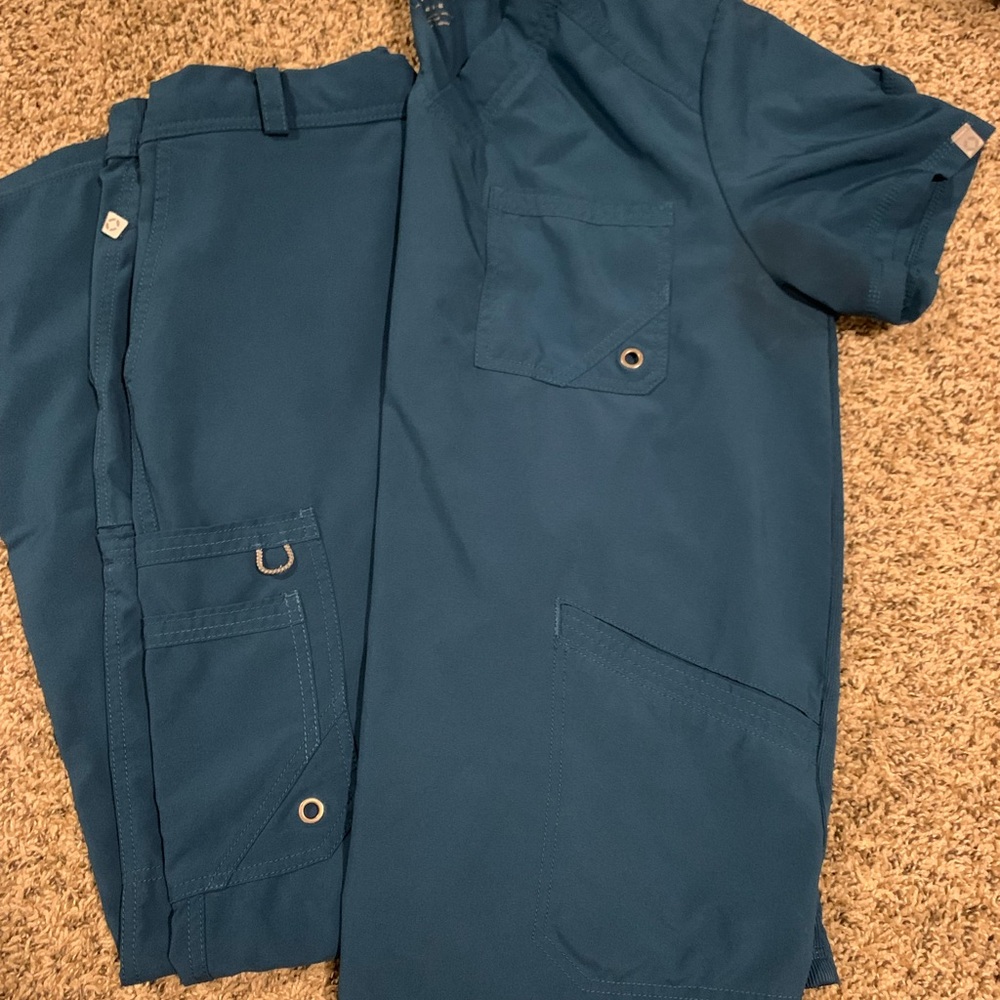 LOWER PRICE 🌟 Teal Cherokee Infinity Scrubs SET
